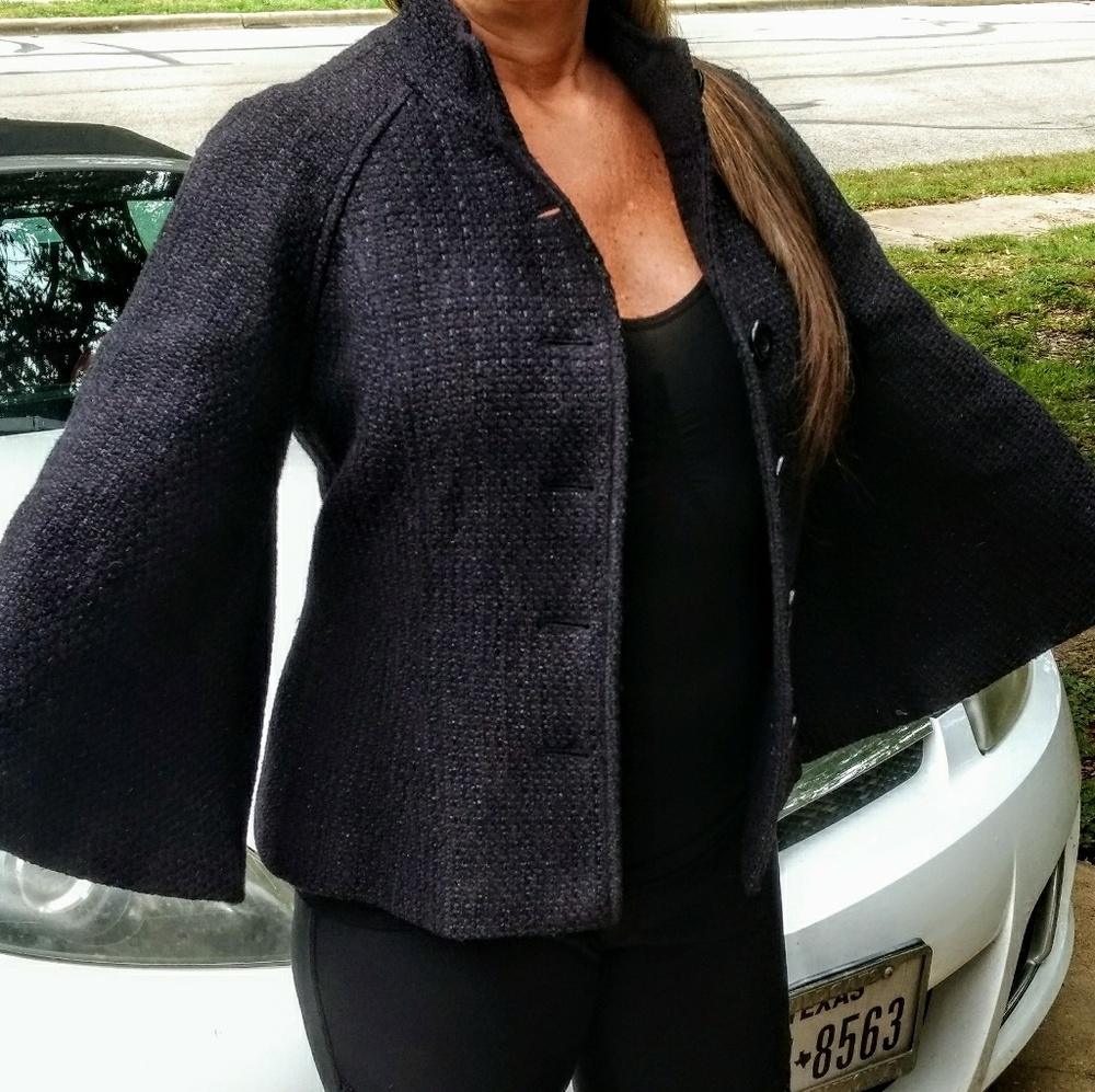 Antonio Melani Cropped Cape